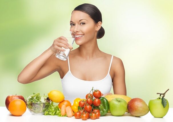 水饮食的原则是遵守饮水制度，并使用有益健康的食物